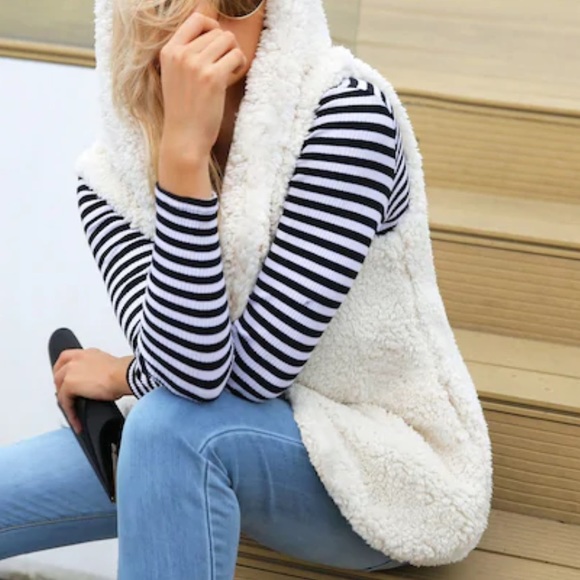 LAST ONE SALE Hooded Cream Sherpa Vest - Picture 4 of 6